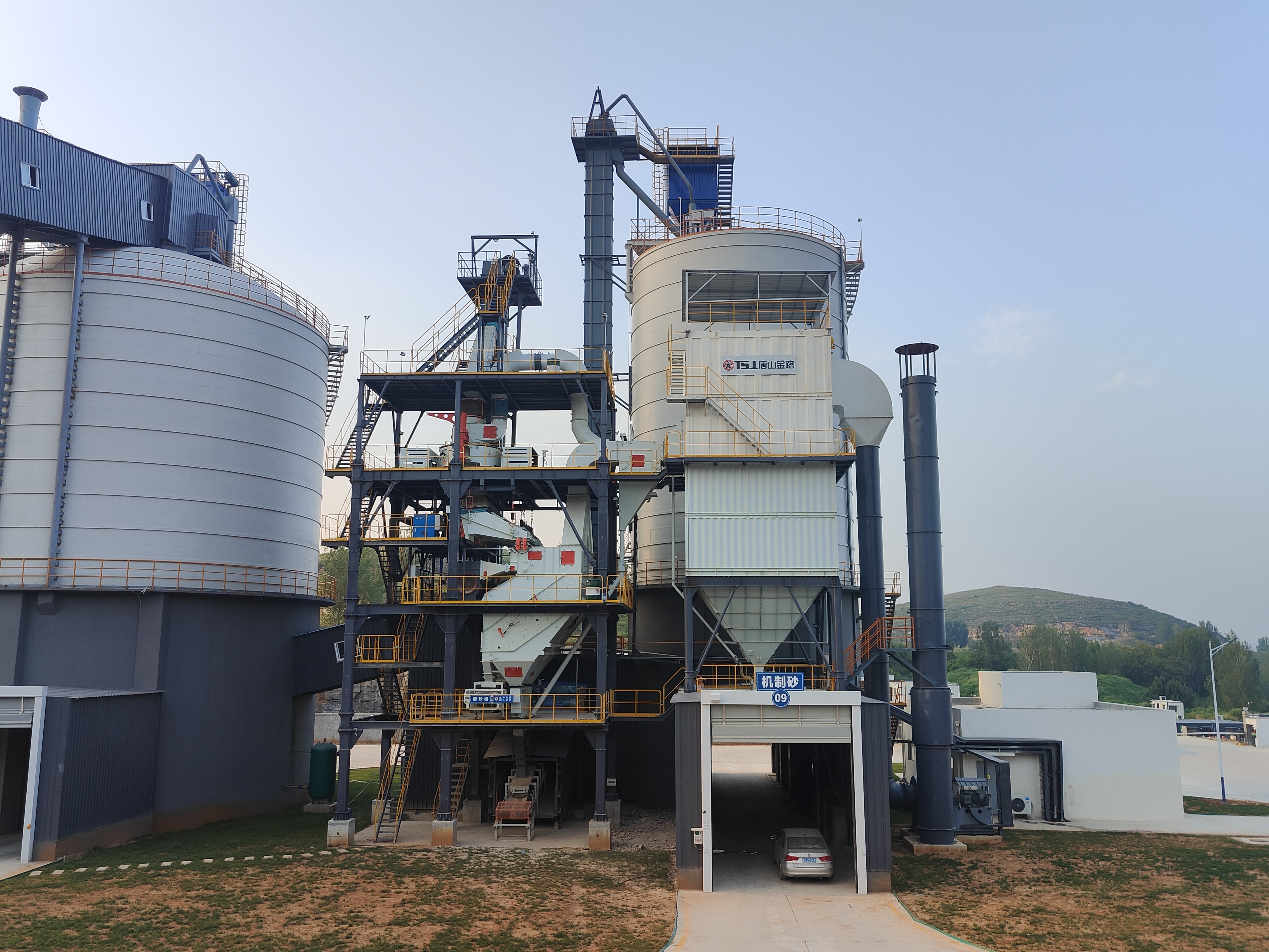 投資干法制砂樓的優(yōu)勢：綠色環(huán)保，全年可生產(chǎn)